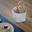 Laden Sie das Bild in den Galerie-Viewer, Kleiner Brotkorb // modern // veganes Leder // Brötchenkorb // Obstkorb / / vielfältiger Krempelkorb 12cm Ø - CALUTEA