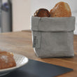 Laden Sie das Bild in den Galerie-Viewer, Kleiner Brotkorb // modern // veganes Leder // Brötchenkorb // Obstkorb / / vielfältiger Krempelkorb 12cm Ø - CALUTEA